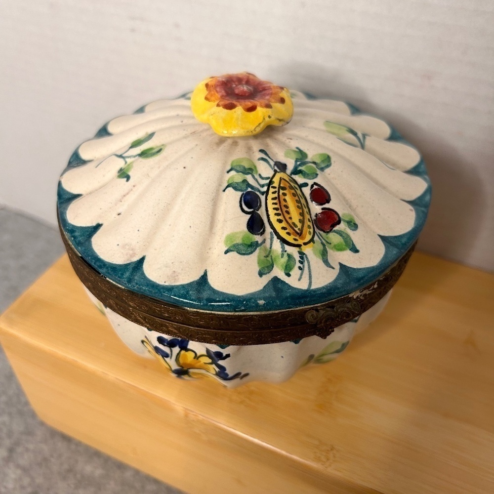 Vintage Handpainted Ceramic Trinket Box Metal Hinge Floral Made In Italy 6x5”